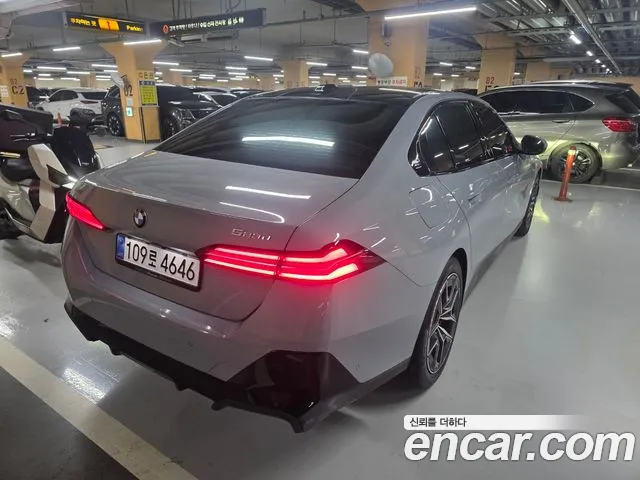 BMW 5 Series G60 — Фото автомобиля 6