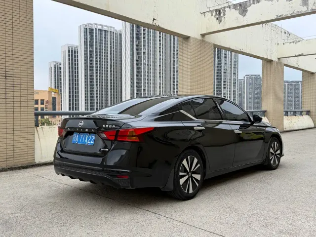 Nissan Teana — Фото автомобиля 14