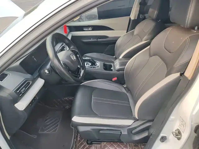 Dongfeng Fengshen E70 — Фото автомобиля 14