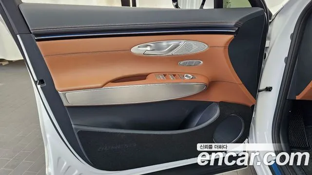 Genesis GV70 — Фото автомобиля 13