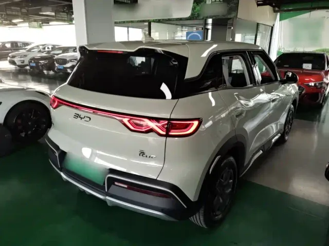 BYD Yuan UP — Фото автомобиля 6