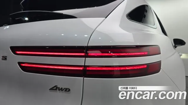 Genesis GV70 — Фото автомобиля 8
