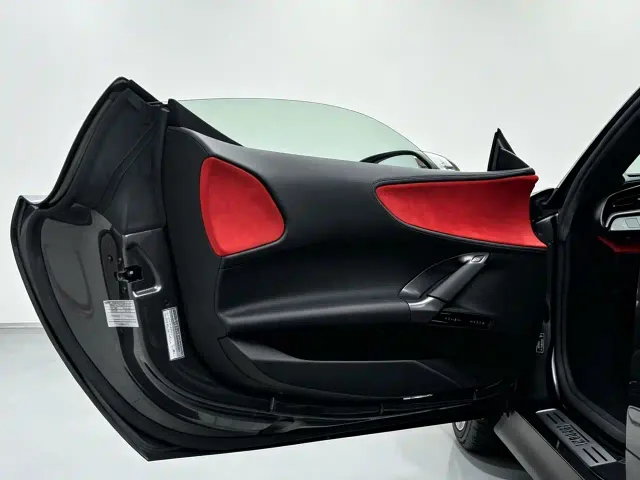 Ferrari SF90 — Фото автомобиля 6
