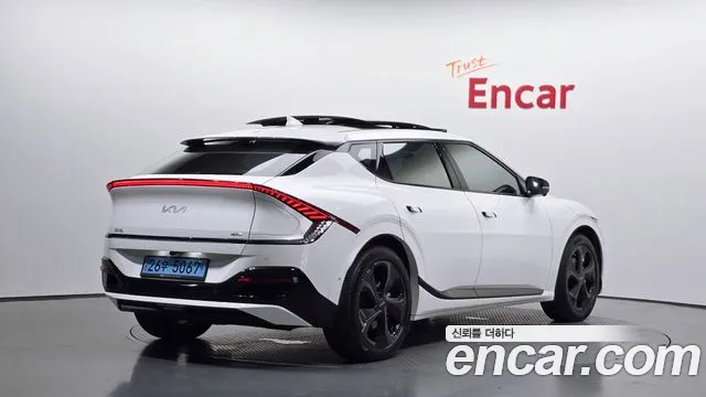 Kia EV6 — Фото автомобиля 2