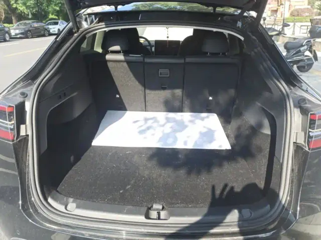 Tesla Model Y — Фото автомобиля 4