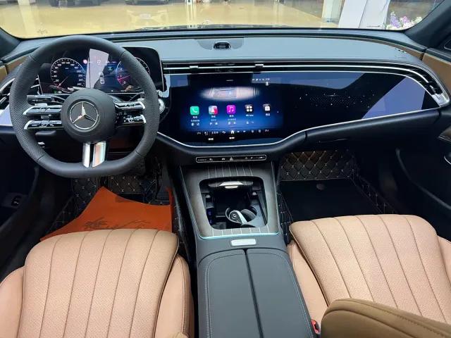 Mercedes-Benz E-Class — Фото автомобиля 19
