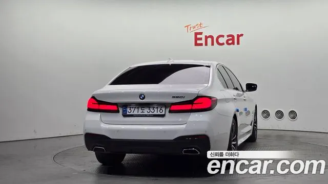 BMW 5-Series — Фото автомобиля 4