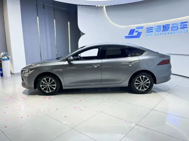 BYD Qin PLUS — Фото автомобиля 3