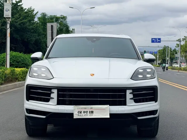 Porsche Cayenne — Фото автомобиля 2