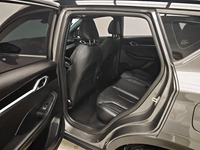 Geely Binyue — Фото автомобиля 17