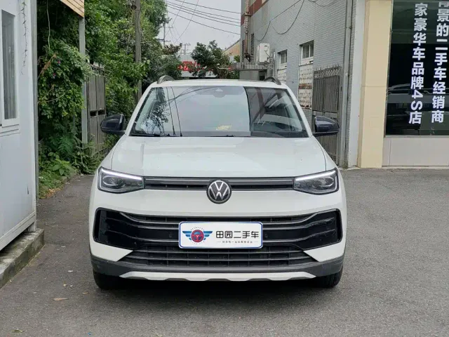 Volkswagen Tharu — Фото автомобиля 2