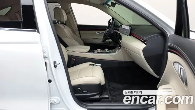 Genesis GV70 — Фото автомобиля 16