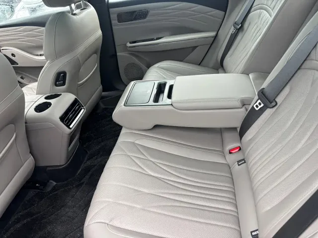 Geely Galaxy Xingyao 8 — Фото автомобиля 6