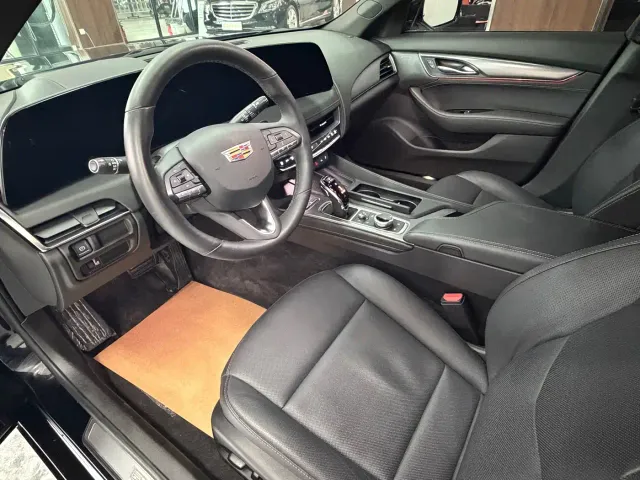 Cadillac CT5 — Фото автомобиля 10