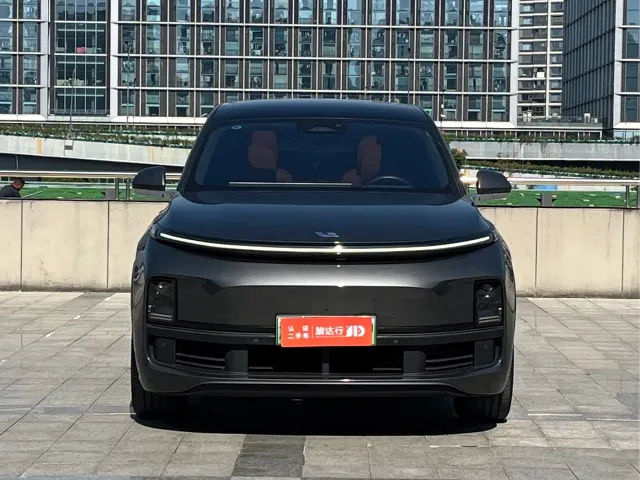 Li Auto L8 — Фото автомобиля 2