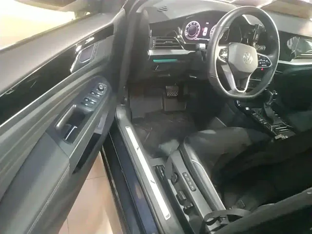 Volkswagen Passat — Фото автомобиля 15