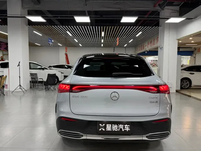 Mercedes-Benz EQE SUV — Фото автомобиля 5