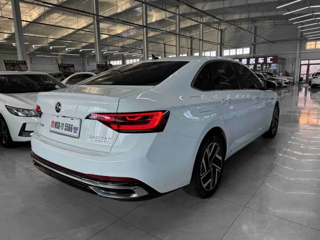 Volkswagen Sagitar — Фото автомобиля 4