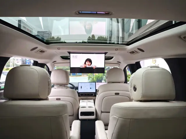 Li Auto MEGA — Фото автомобиля 26