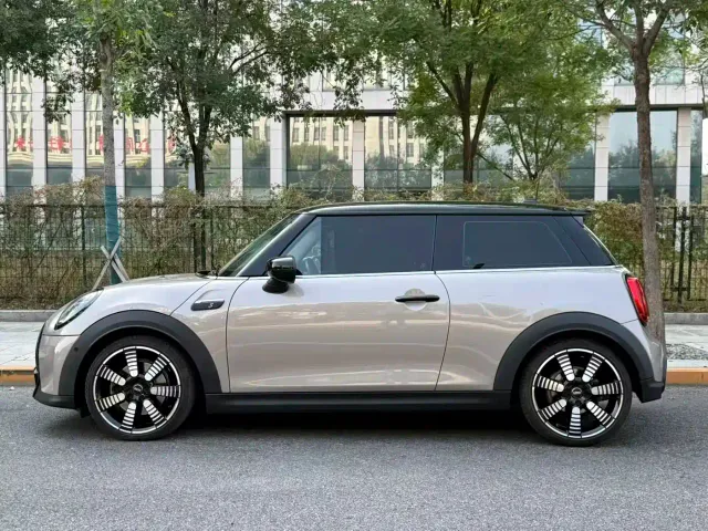 MINI Hatch — Фото автомобиля 3