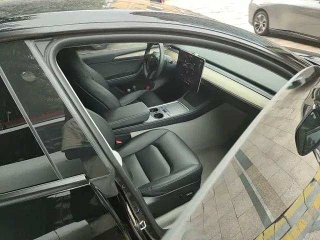 Tesla Model Y — Фото автомобиля 19
