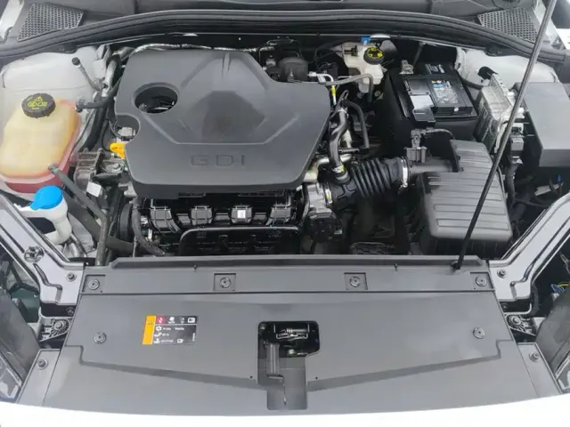 Roewe i5 — Фото автомобиля 10