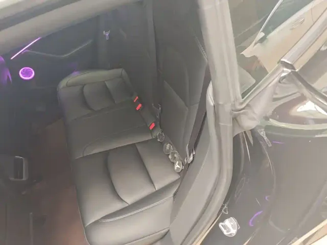 Tesla Model 3 — Фото автомобиля 16