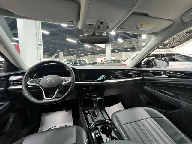 Volkswagen Passat — Фото автомобиля 10