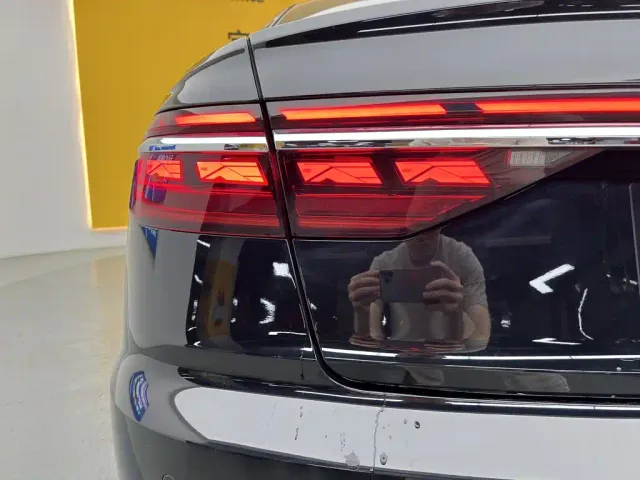 Audi A8 — Фото автомобиля 7