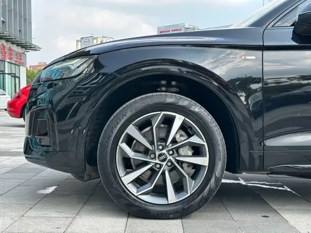 Audi Q5L — Фото автомобиля 10