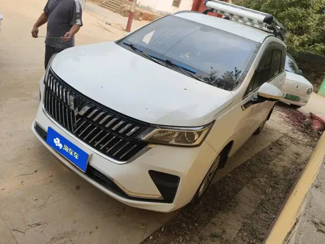 Фотография автомобиля — Wuling Jiachen