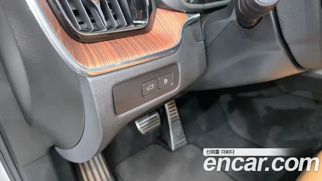 Volvo XC60 2nd Gen — Фото автомобиля 27