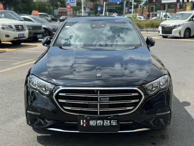 Mercedes-Benz E-Class — Фото автомобиля 2