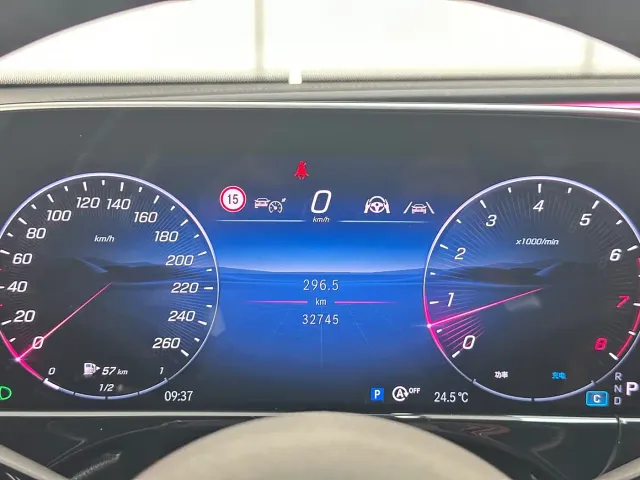 Mercedes-Benz E-Class — Фото автомобиля 11