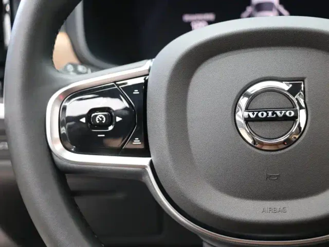 Volvo S90 — Фото автомобиля 16