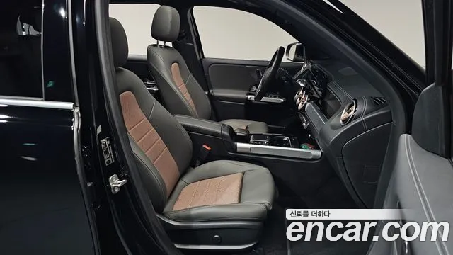 Mercedes-Benz EQB — Фото автомобиля 20