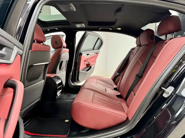 BMW 5 Series — Фото автомобиля 9