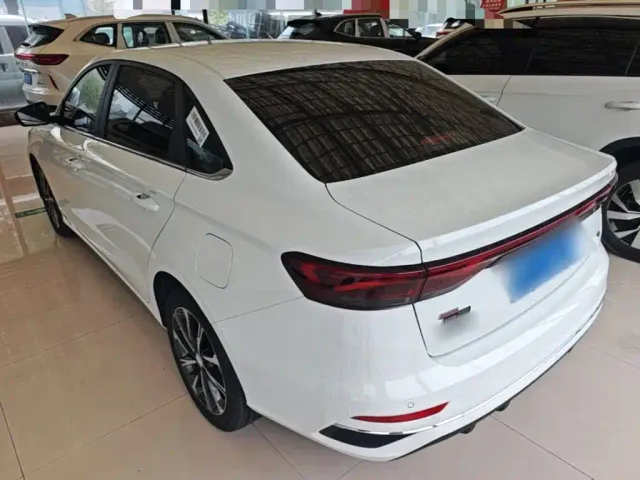Geely Emgrand — Фото автомобиля 4