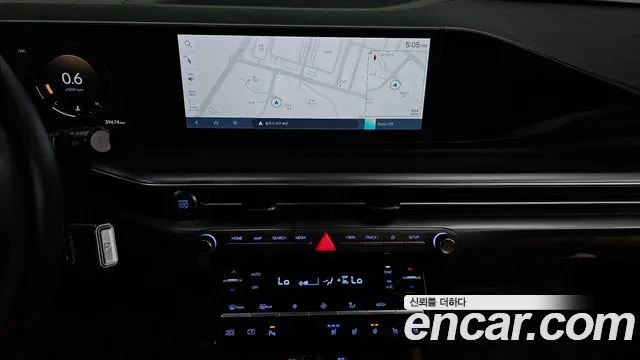 Hyundai Grandeur Grandeur (GN7) 2.5 Бензин 2WD — Фото автомобиля 14