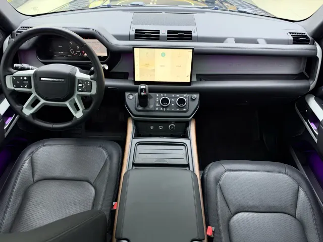Land Rover Defender — Фото автомобиля 8