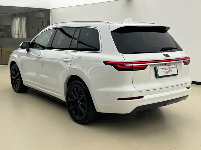 Li Auto ONE — Фото автомобиля 5
