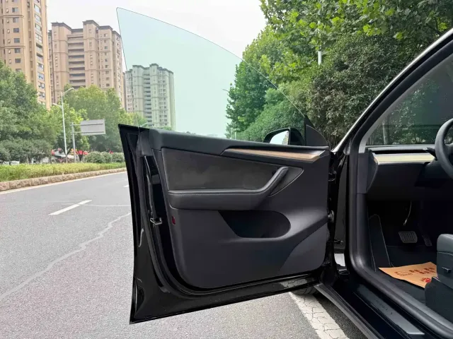 Tesla Model Y 2022 Facelift Rear-Wheel Drive Version — Фото автомобиля 6