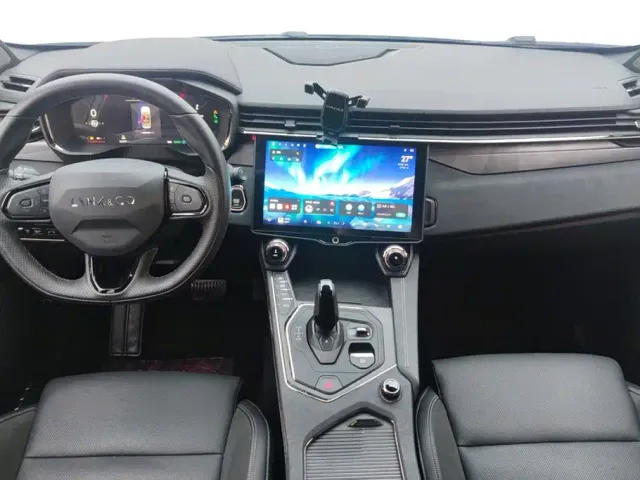 Lynk & Co Lynk & Co 01 EM-P 2023 1.5TD EM-P PM — Фото автомобиля 12