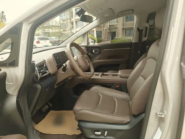Wuling Starlight 730 — Фото автомобиля 14