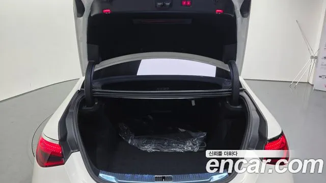 Mercedes-Benz S-Class — Фото автомобиля 20