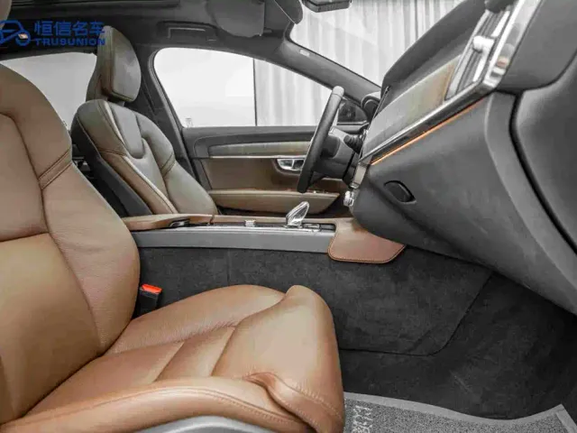 Volvo S90 — Фото автомобиля 15