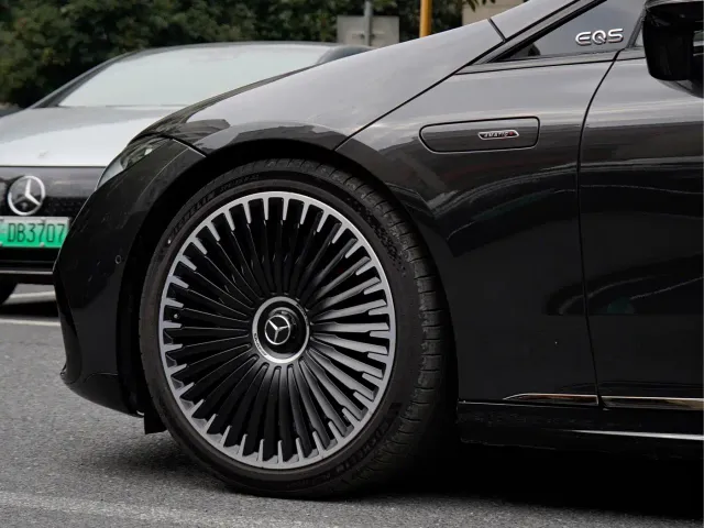 Mercedes-Benz EQS AMG — Фото автомобиля 8