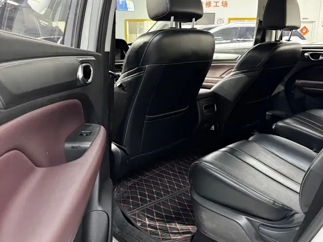 GAC Trumpchi M6 — Фото автомобиля 13