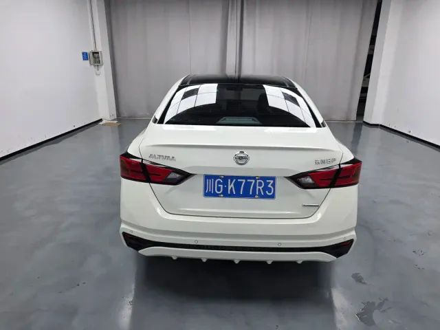 Nissan Teana — Фото автомобиля 8