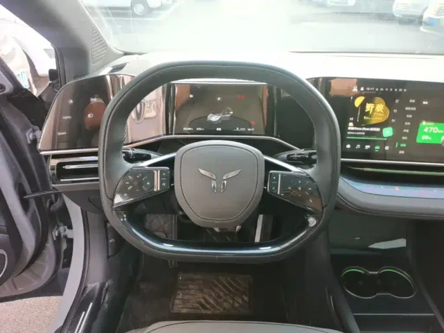 Hongqi EH7 — Фото автомобиля 10